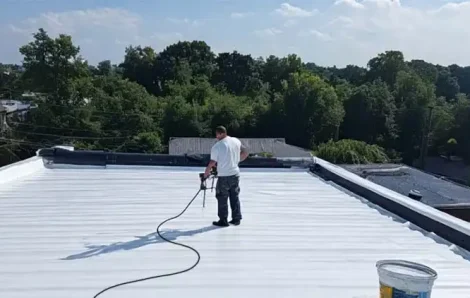 Peinture de toit en résine blanche Yvelines 78 : Rafraîchissez votre maison et économisez Jusqu’à 40 % d’Énergie