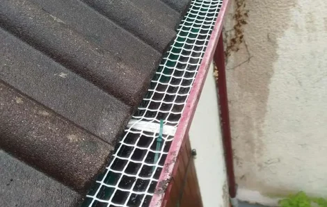 Couvreur Triel-sur-Seine 78510 – Pose grillage anti-feuille gouttière